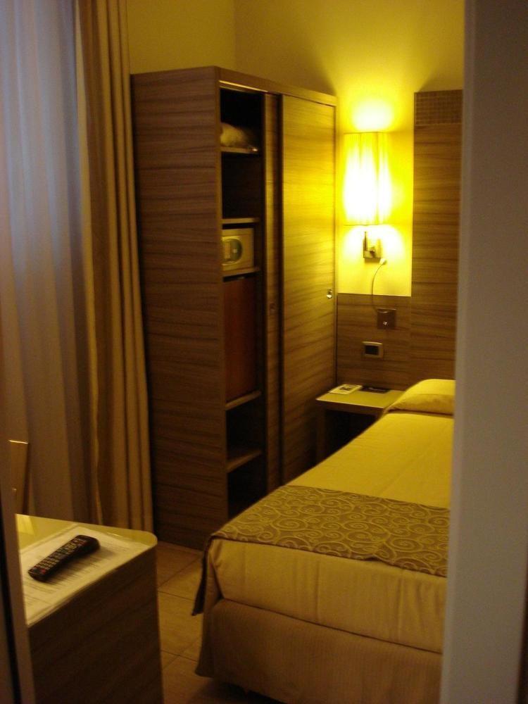 Morrisson Exclusive Rooms Rome Bagian luar foto
