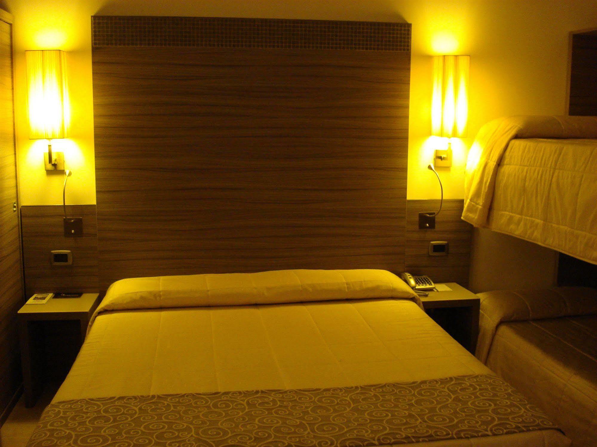 Morrisson Exclusive Rooms Rome Bagian luar foto