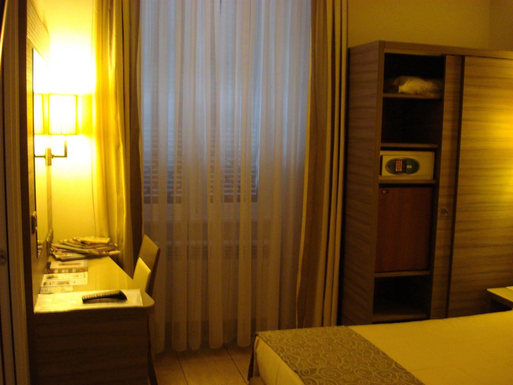 Morrisson Exclusive Rooms Rome Bagian luar foto